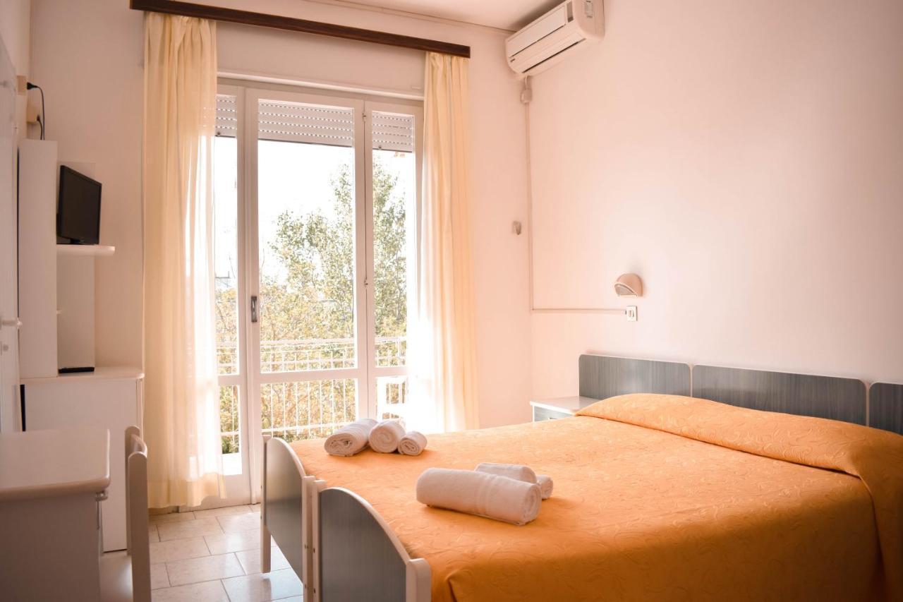Hotel Zeus Cervia Kültér fotó