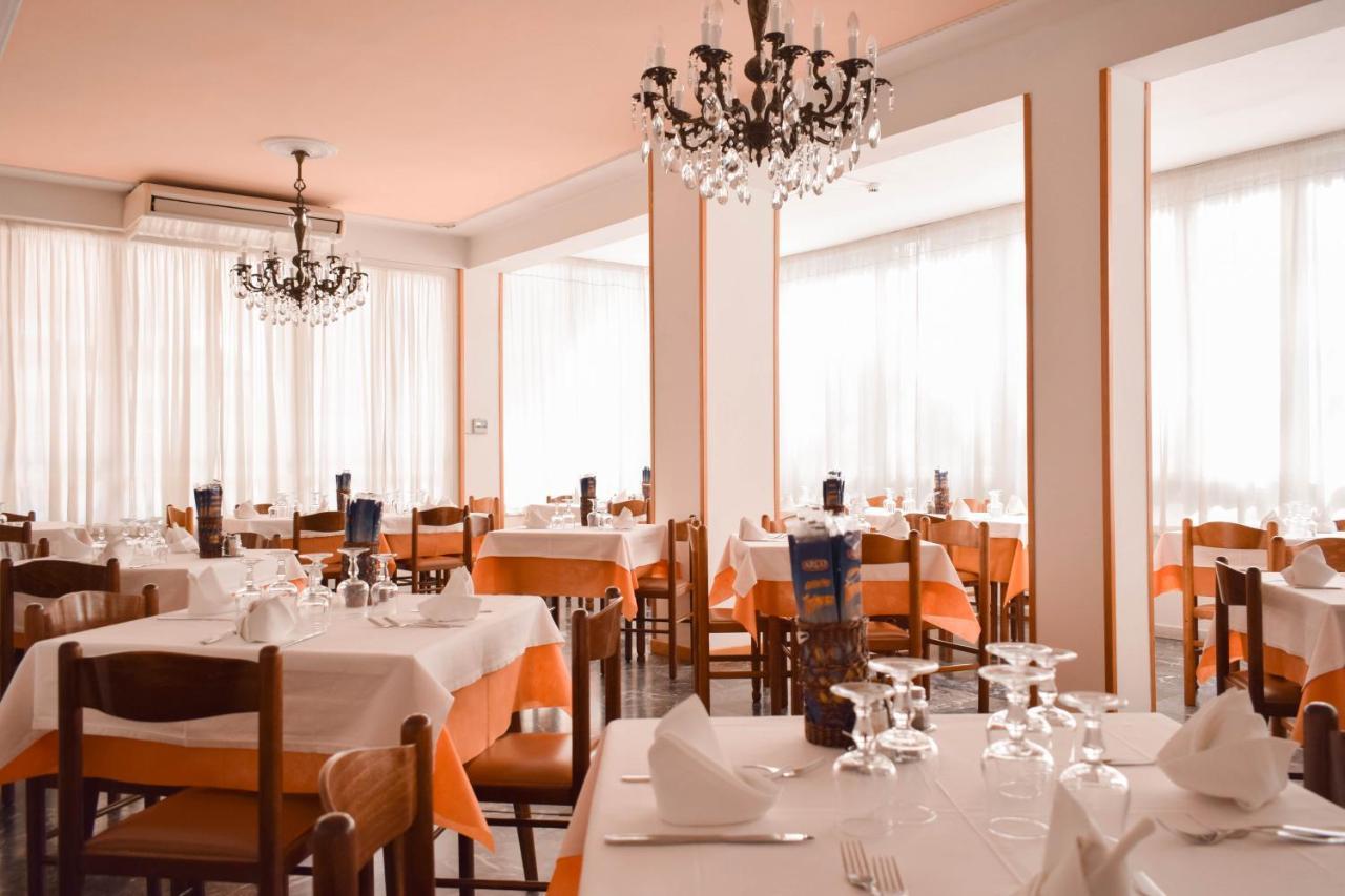 Hotel Zeus Cervia Kültér fotó