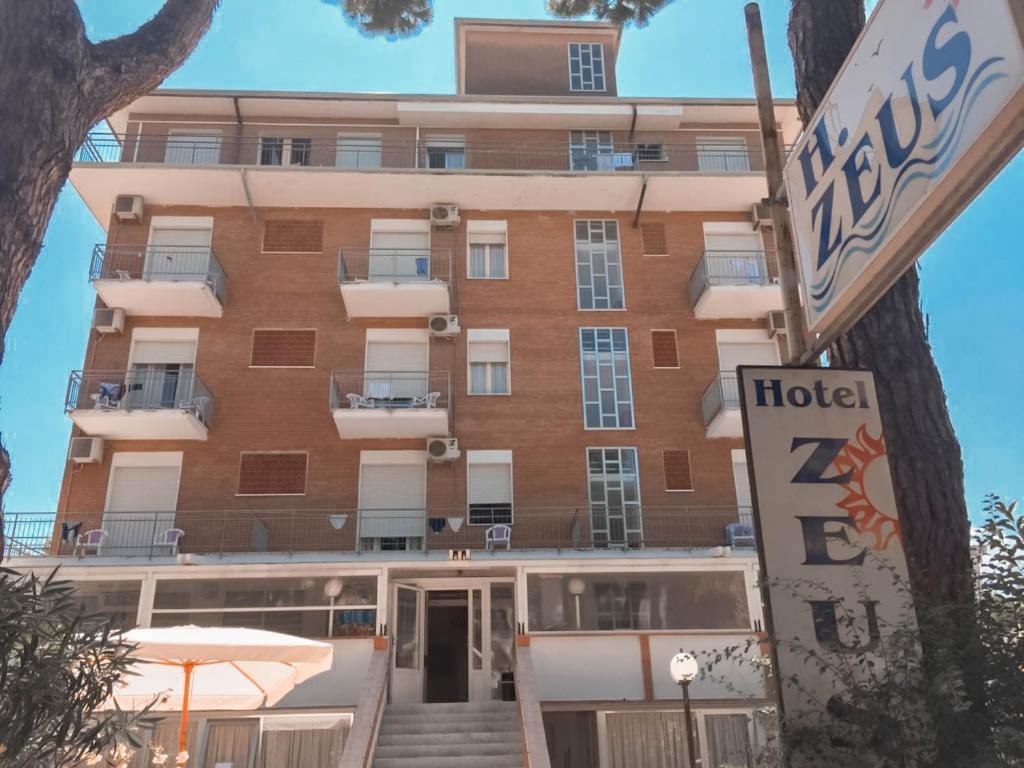 Hotel Zeus Cervia Kültér fotó