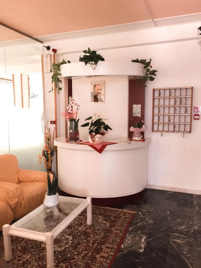 Hotel Zeus Cervia Kültér fotó